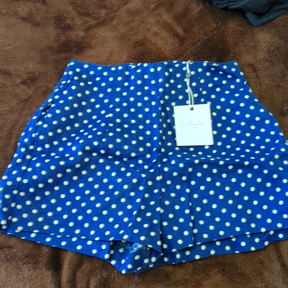 L'Acadamie Linen Shorts